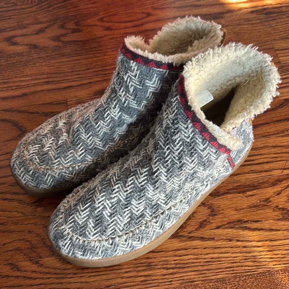 Sanuk CUSH N' Blaze Women's Pull-On Boots Chevron Knit Size 7.